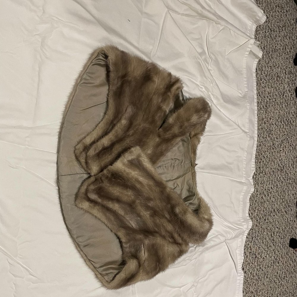 Vintage fur shawl size small-medium